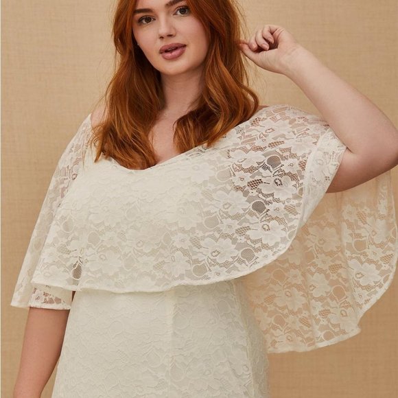 Torrid Ivory Lace Capelet Wedding Dress Size 10 - Picture 2 of 10